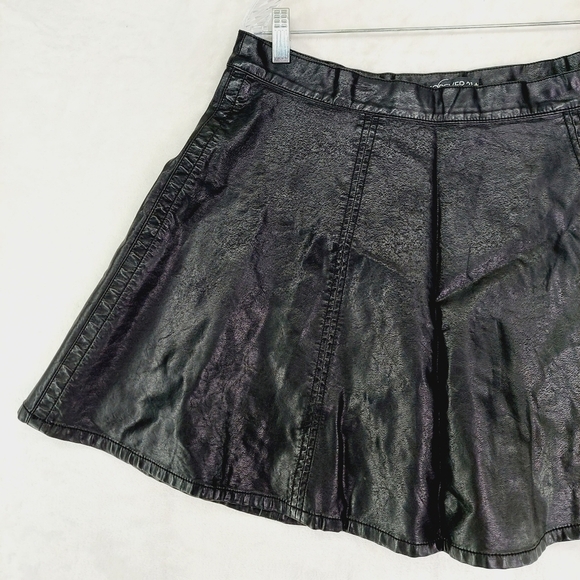 Forever 21 Black Leather Mini Skirts 659 - Picture 2 of 5